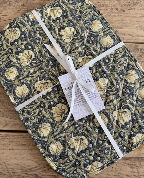 William Morris Pimpernel Cream Two Placemat Pack