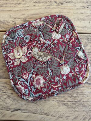 William Morris Red Strawberry Thief Pot Grab