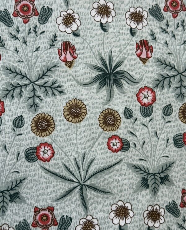 William Morris Daisy Heavy Weight 100% Floral Cotton Fabric By The Half Metre